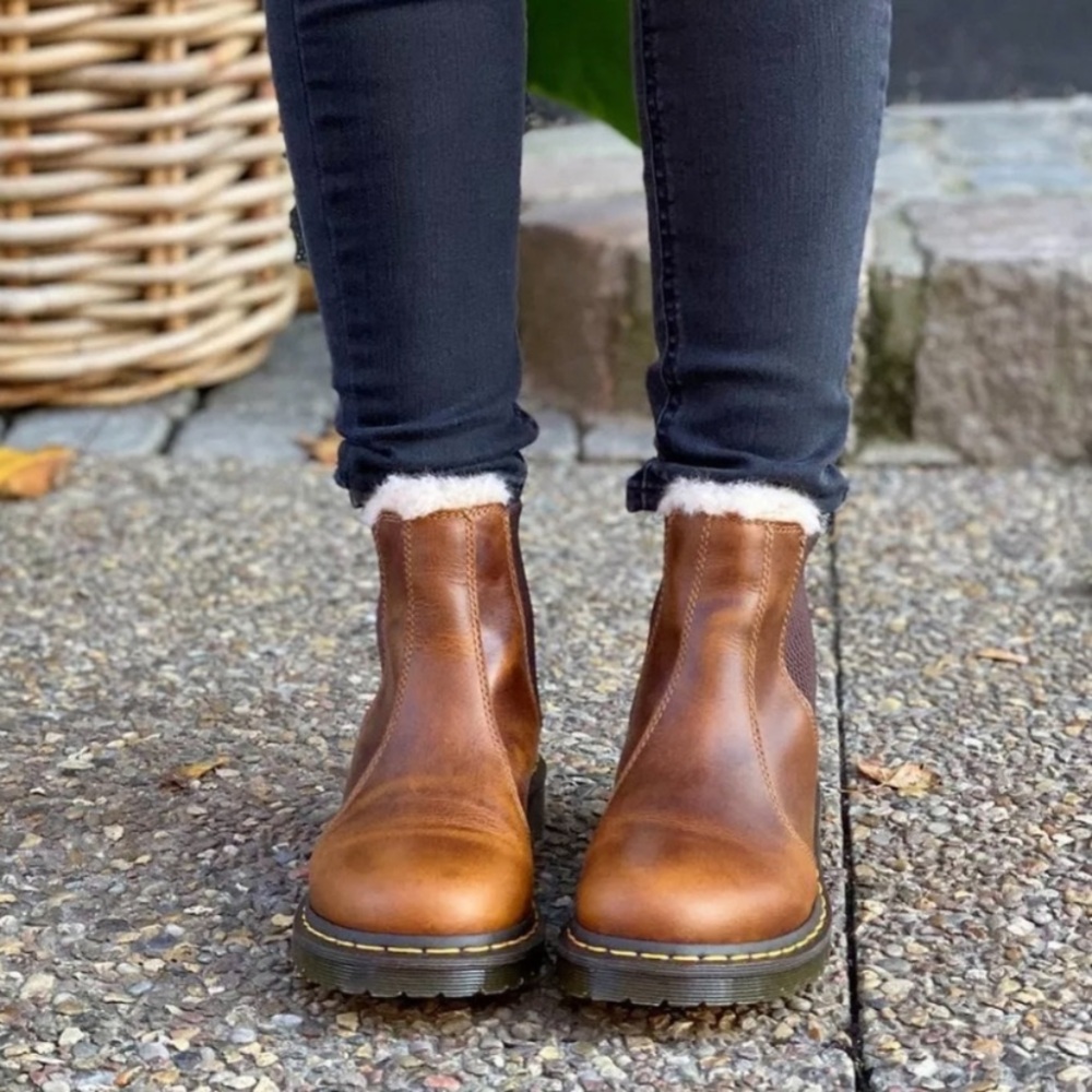 NWT Dr. Martens 2976 Leonore Chelsea Boots-Butterscotch - Picture 2 of 7